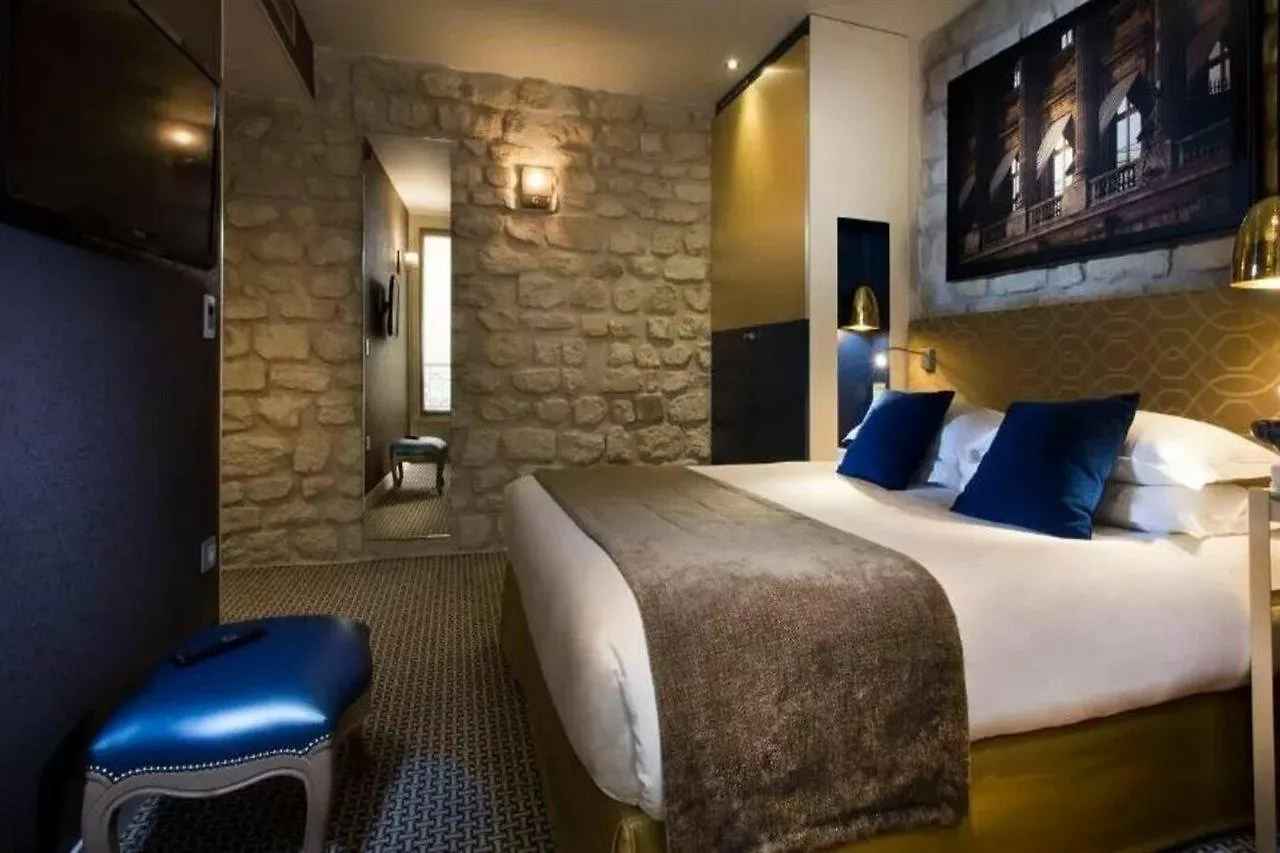 Hotel Atmospheres 4*